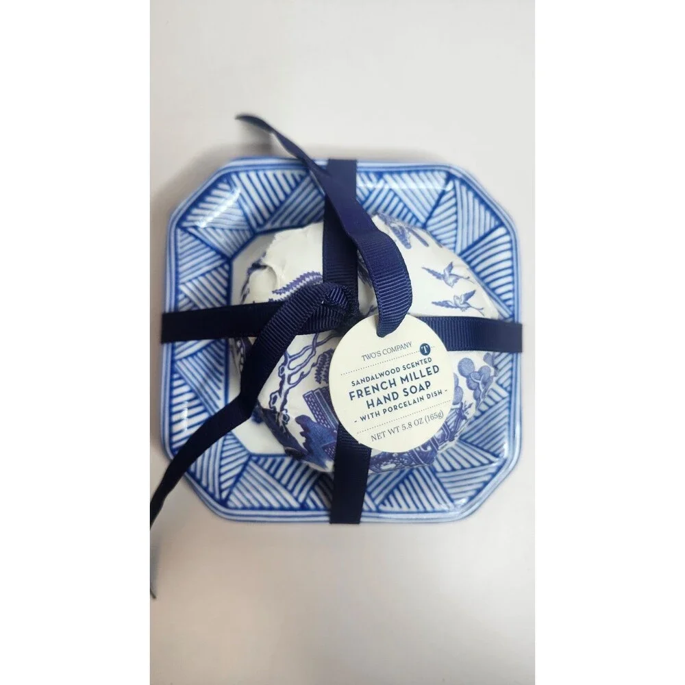 Two's Company Blue Willow Sandalwood French Milled Soap with Dish NWT